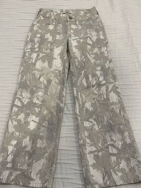 Hollister low rise baggy pants, size w23 short